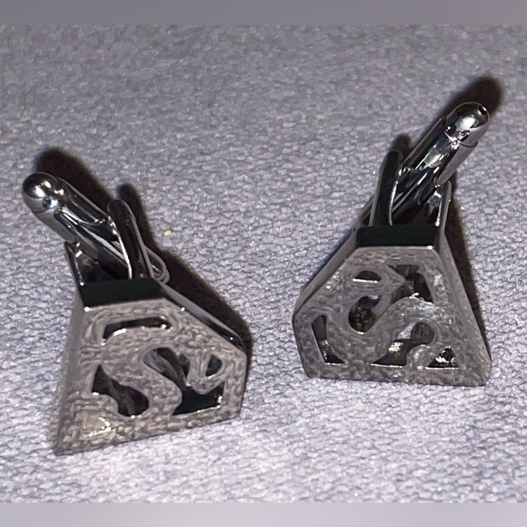 SUPERMAN CUFF LINKS - Picture 4 of 4